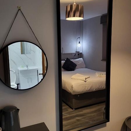 Phoenix Pods Hotel Liverpool Bagian luar foto