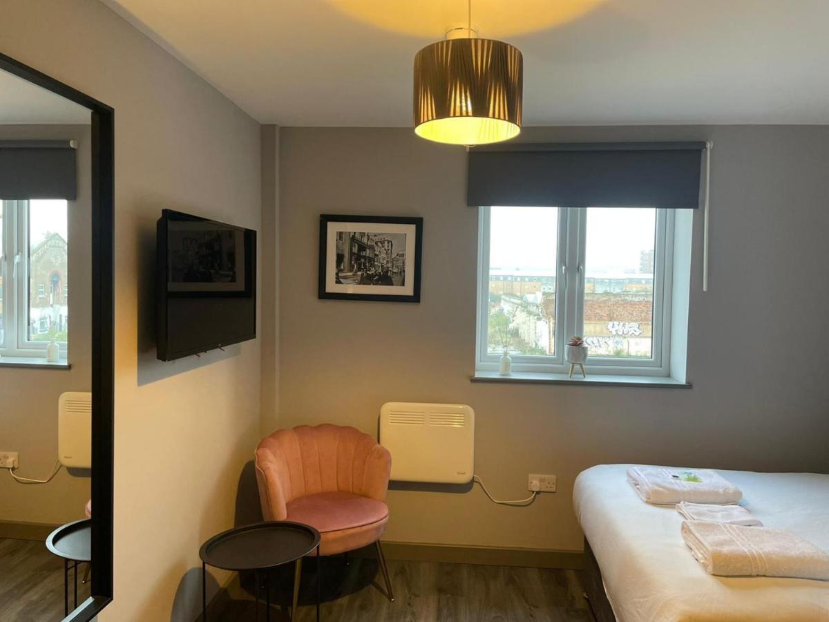Phoenix Pods Hotel Liverpool Bagian luar foto