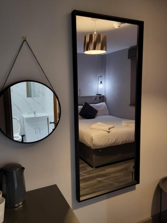 Phoenix Pods Hotel Liverpool Bagian luar foto